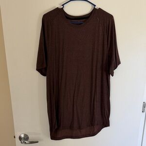 lululemon athletica XL Red/Rust License to Train Short-Sleeve Shirt
